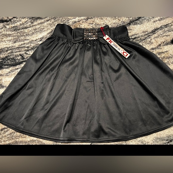 Fiorucci Dresses & Skirts - NWT Fiorucci skirt “gonna” size 26. Made in Italy